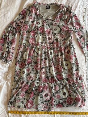 CalStyle Women's Long Sleeve Dress in Light Gray with Floral Trim